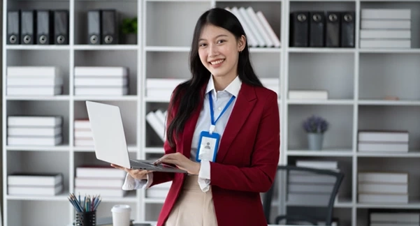 Professional woman representing corporate secretarial services in Singapore